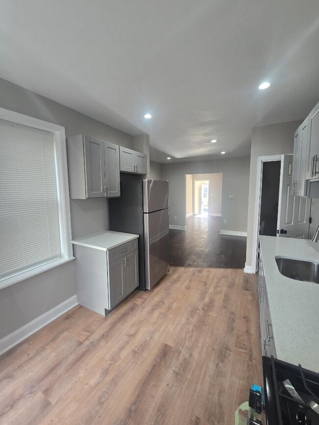 Photo - 2219 Bonaffon St House