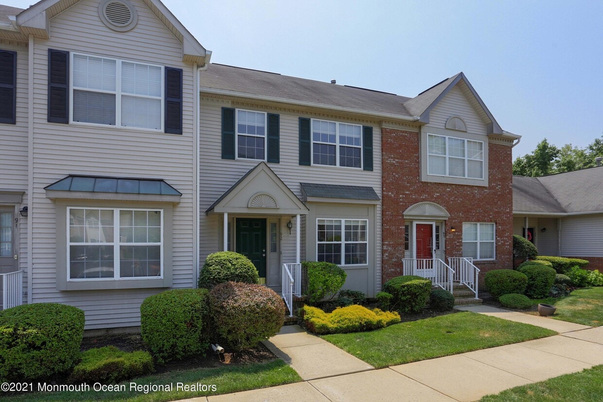 92 Cranbrook Ct Unit 88, Holmdel, NJ 07733 Condo for Rent in Holmdel, NJ