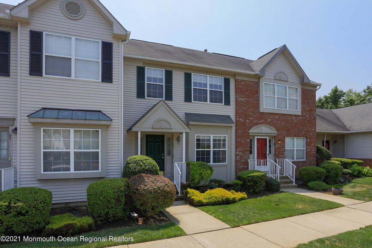 92 Cranbrook Ct Unit 88, Holmdel, NJ 07733 Condo for Rent in Holmdel