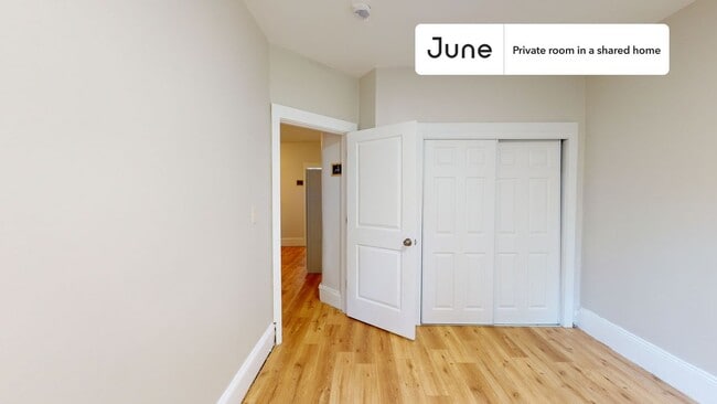 Building Photo - Room in Shared 5 bed/2 bath home