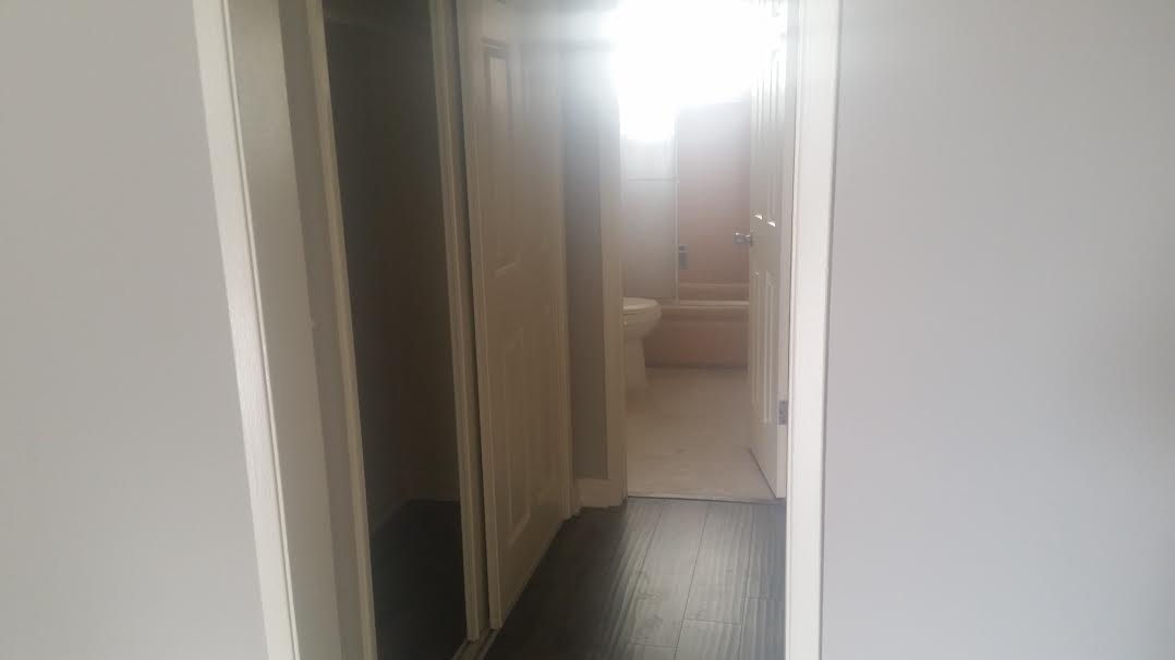 Primary Photo - 350 S Manhattan Pl