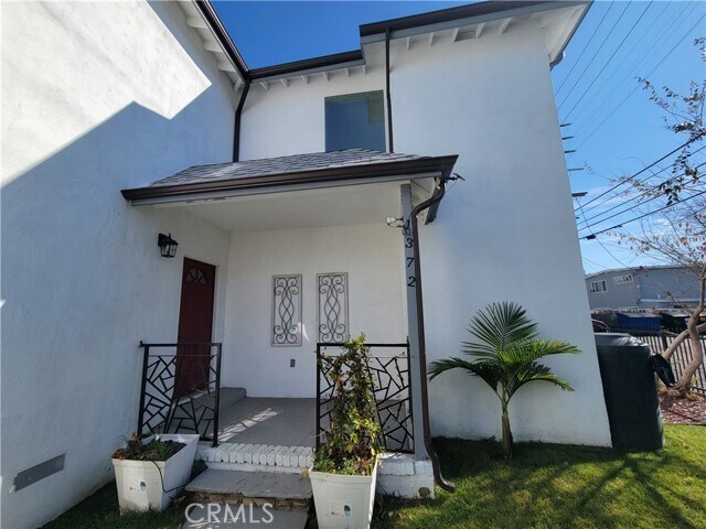 Building Photo - 1372 Carmona Ave