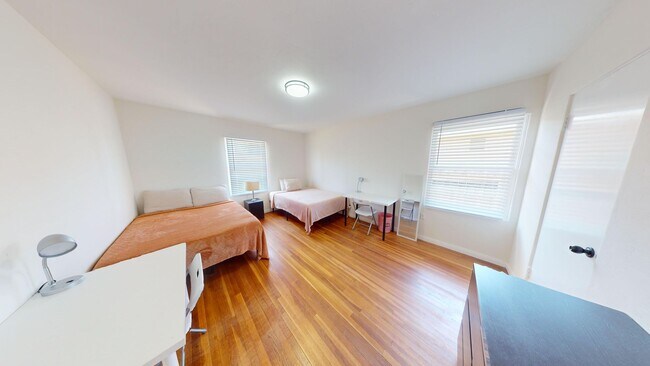Foto del edificio - 4815 63rd St