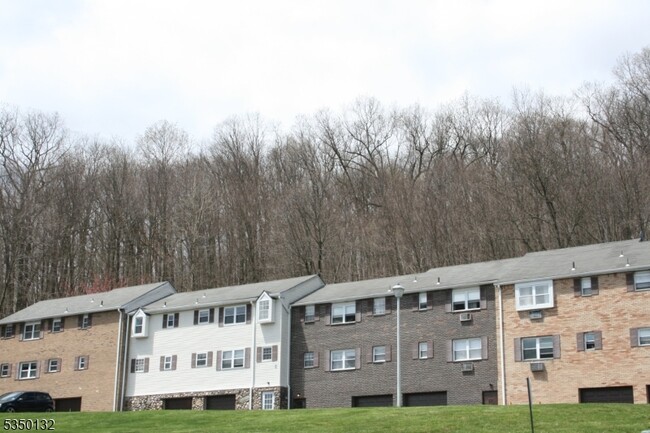 Building Photo - 322 Richard Mine Rd