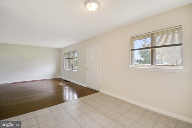 Building Photo - 2033 Sproul Rd