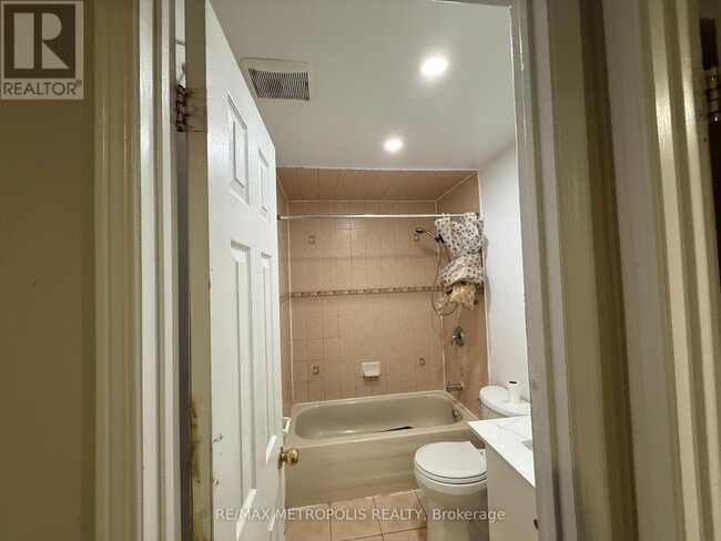 Photo du bâtiment - 106 Marydale Ave