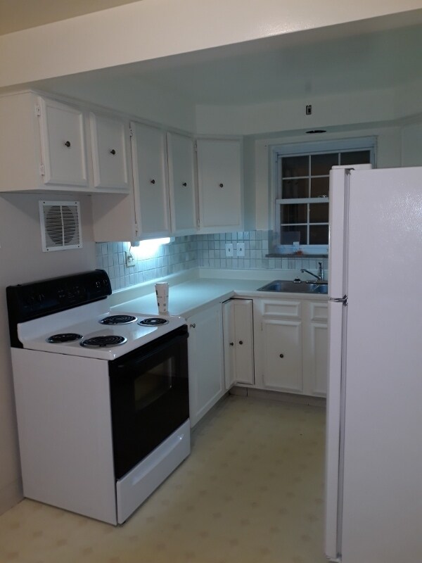 Foto del edificio - 1574 Oak Knoll Dr