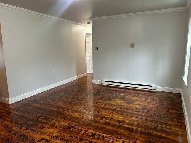 Foto del edificio - Newly Renovated Apt For Rent - Attached St...