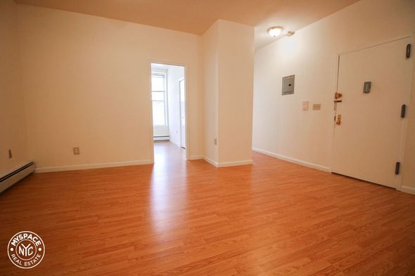 Primary Photo - 1260 Broadway