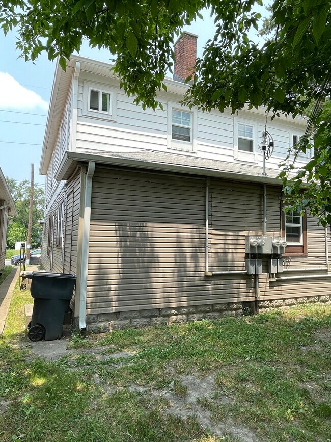 Building Photo - 3121 E Michigan St