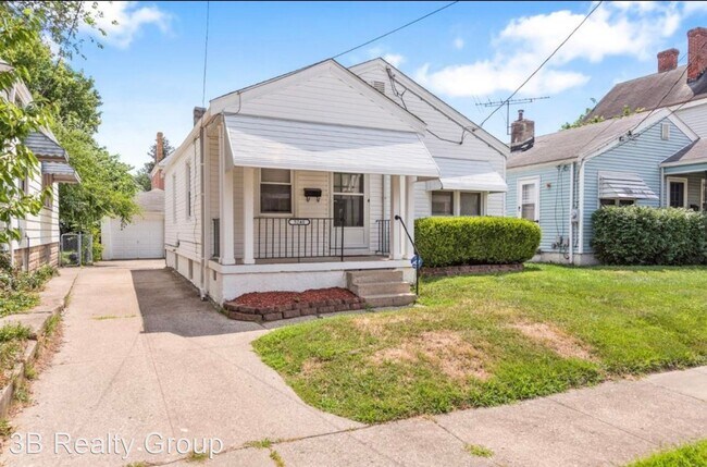 Building Photo - 2 br, 1.5 bath House - 5240 Warren Ave.