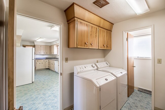 Foto del edificio - 311 N Molter Rd