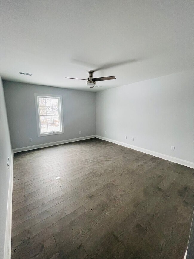 Building Photo - Like New Duplex for Rent