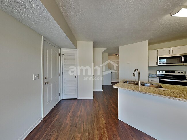 Foto del edificio - 7460 Maggie Dr