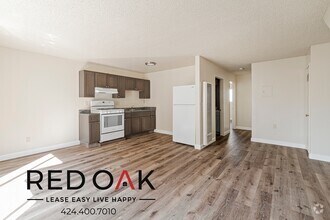 Building Photo - 12883 San Fernando Rd