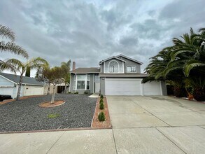 Building Photo - 2821 Bellflower Dr