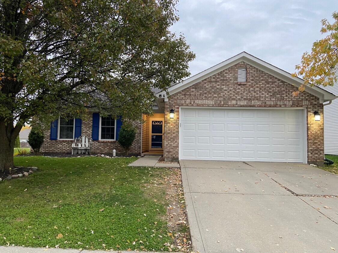 Primary Photo - 701 Helm Dr