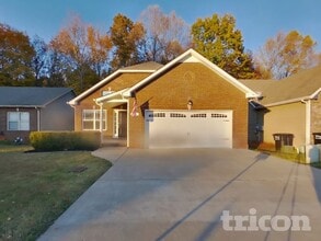 Building Photo - 315 David Dr