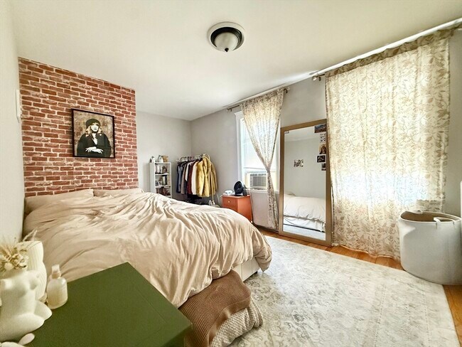 Foto del edificio - 128 Lawrence St