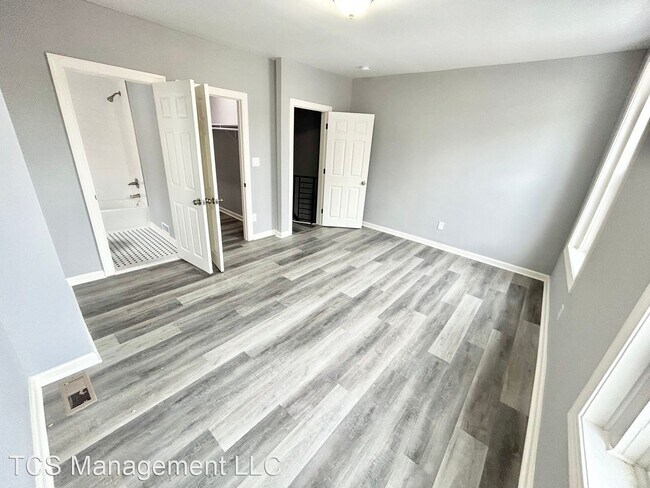 Building Photo - 3 br, 2.5 bath House - 411 North Salford S...