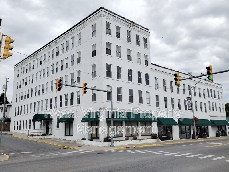 Primary Photo - 104 N 8th St