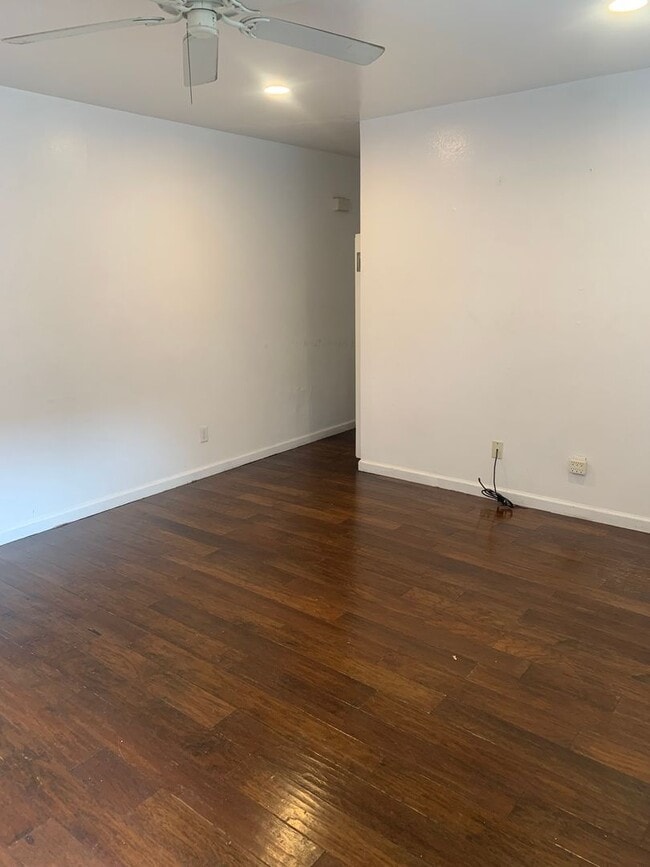 Building Photo - 1144-1146 90th Avenue