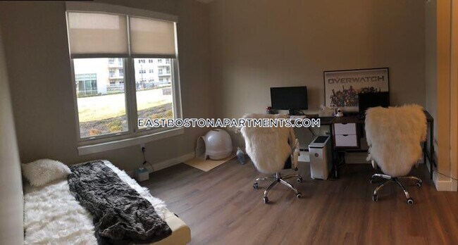 Foto del edificio - 80 Piers Park Ln