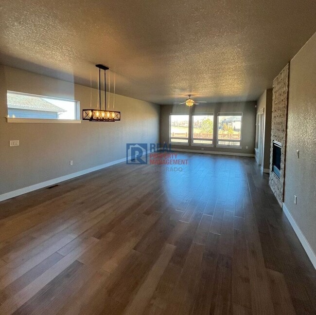 Foto del edificio - 1912 Tidewater Ln