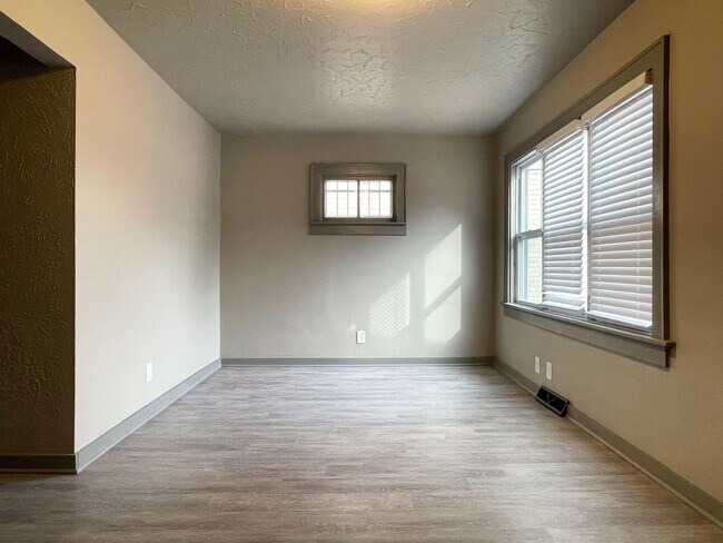 Foto del edificio - Charming 2-Bedroom Single Family Home with...