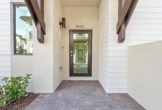 Building Photo - 4572 NW 83rd Pky