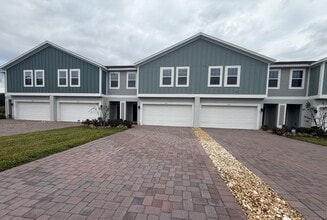 Building Photo - 215 Glass Onion Dr