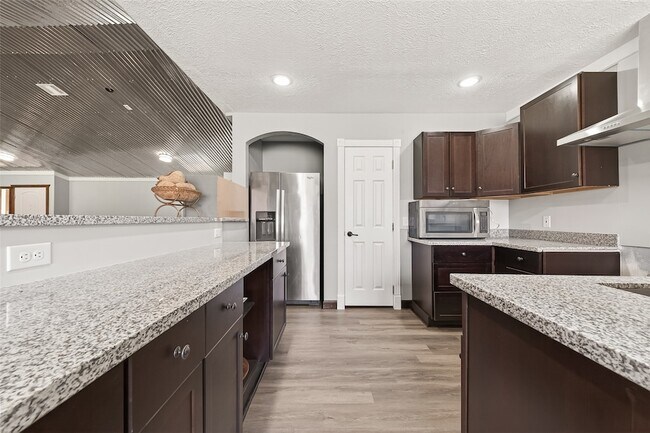 Building Photo - 403 Wrangler Rd