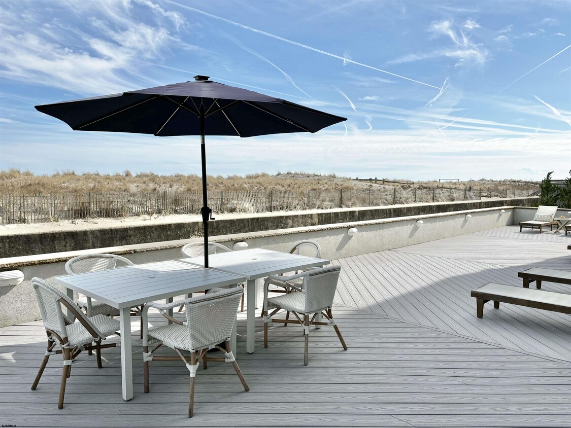 Primary Photo - 1703 Beach Terrace