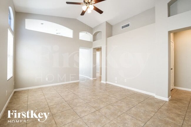 Foto del edificio - 19819 N 49th Ave