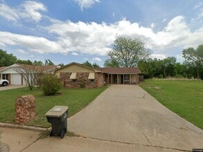 Building Photo - 304 N I St