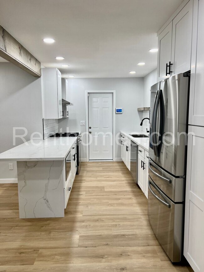 Building Photo - Santee, 8006 Linen Dr, Rmdld, Luxury Vinyl...