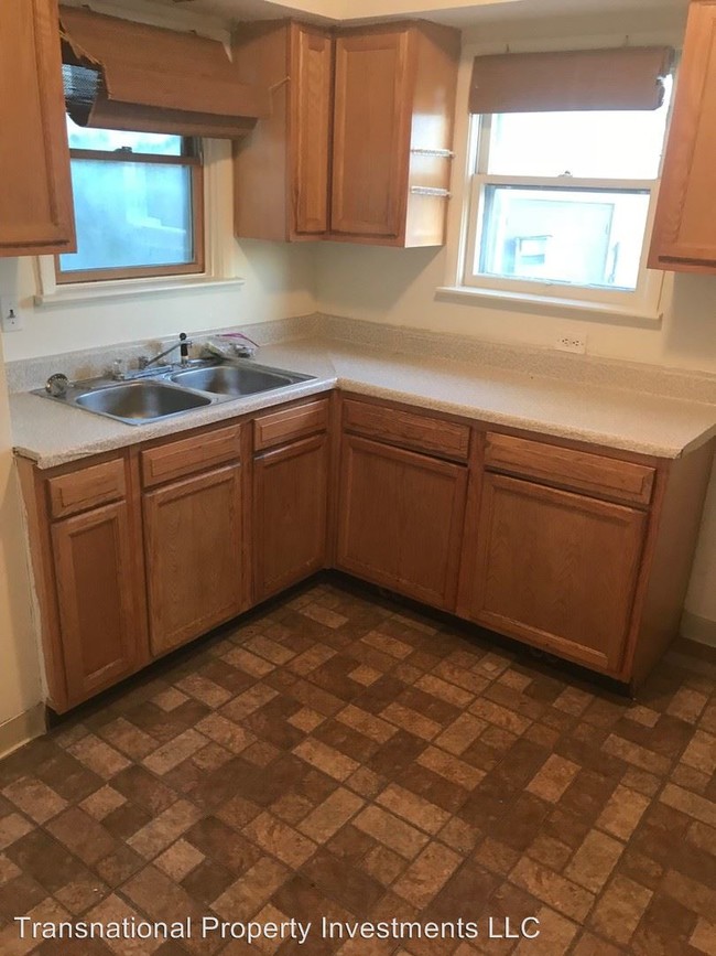 Building Photo - 3 br, 2 bath House - 4419 W. 139th Street