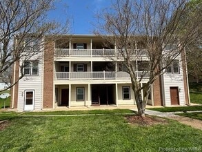 Building Photo - 310 Patriot Ln