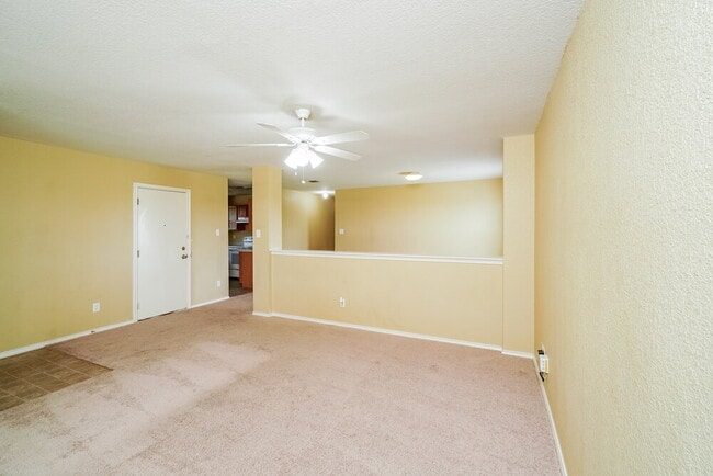 Building Photo - 8007 Heights Valley