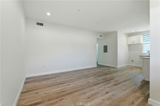 Building Photo - 11302 Morrison St