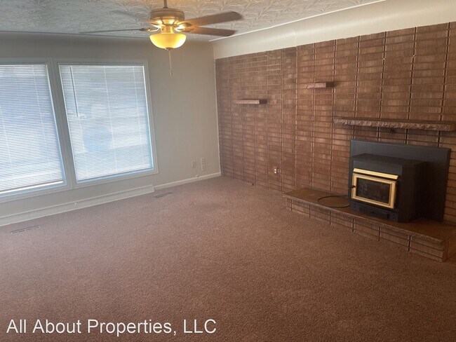 Foto del edificio - 3 br, 2 bath House - 627 35th Ave
