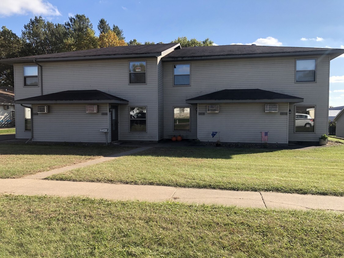 1507 Devney Dr, Altoona, WI 54720 Townhome Rentals in Altoona WI