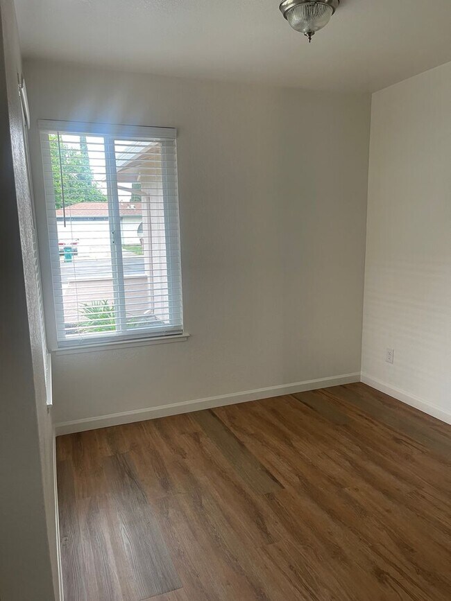 Building Photo - Available NOW