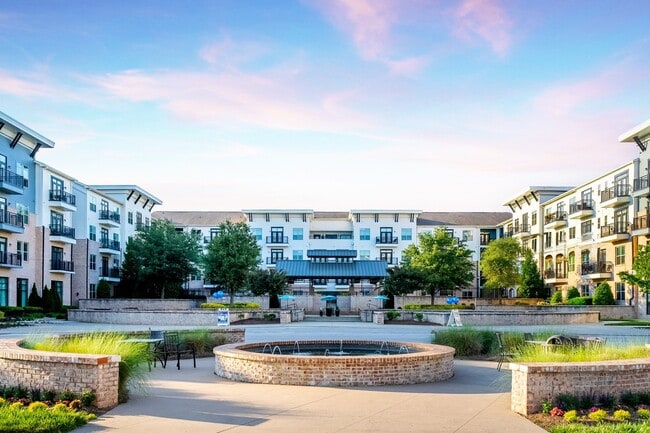 Building Photo - Bradford Cary