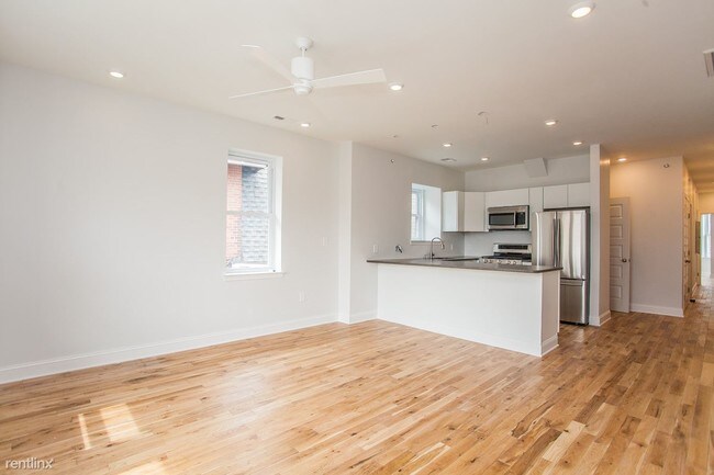 Building Photo - 4301 Larchwood Ave