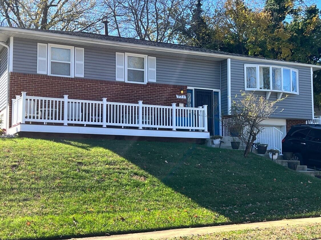 Foto del edificio - 323 Aragona Dr