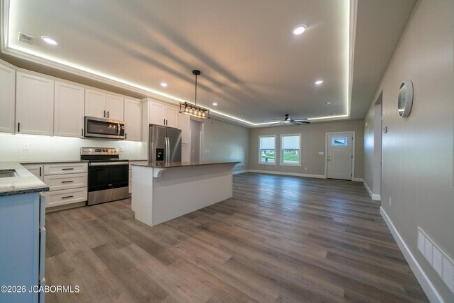 Building Photo - 726 Vine Dr