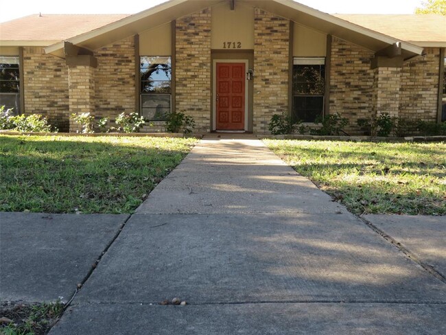 Building Photo - 1712 W Spring Creek Pkwy