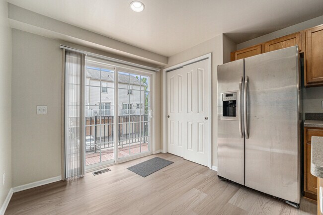 Building Photo - 27889 Hopkins Dr