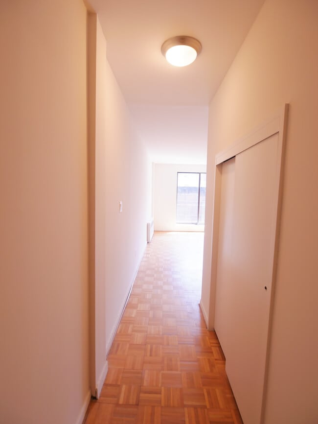 Interior Photo - 171 East 89th Street